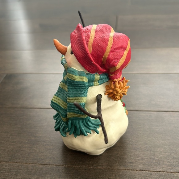 HALLMARK Mitford “Moe” Snowman, Teal Christmas Lights Holiday Decor, Christmas - Picture 3 of 10